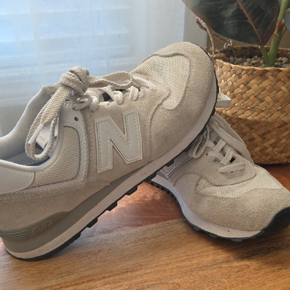 New Balance Cream and White Sneakers. Size 8 Men / 9.5 Women